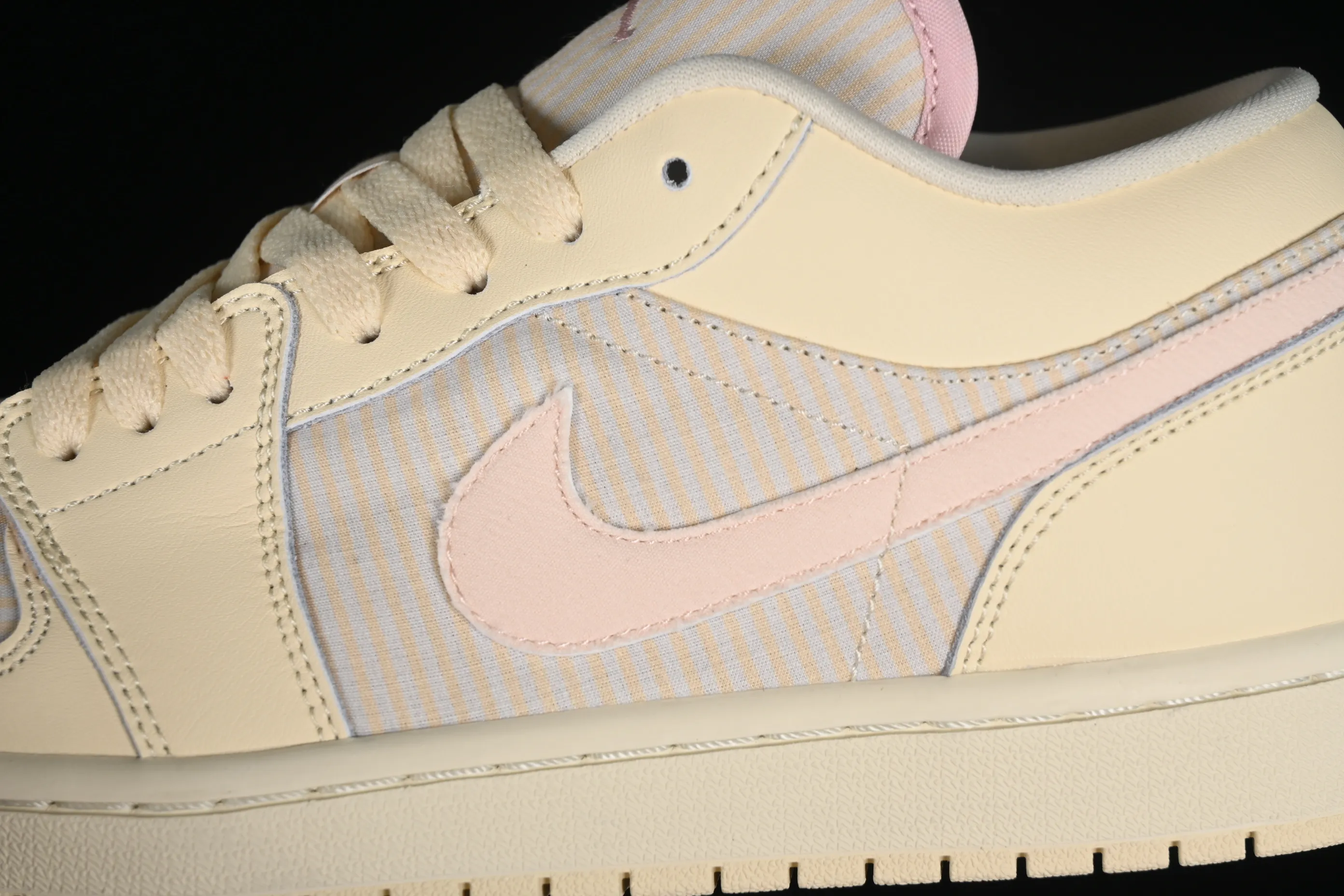 All Categories Air Jordan Jordan Series Basketball Shoes Air Jordan 1 Low Air Jordan 1 Low AJ1 Joe 1 Khaki Pink Low-top Cultural Basketball Shoes FQ1925-100